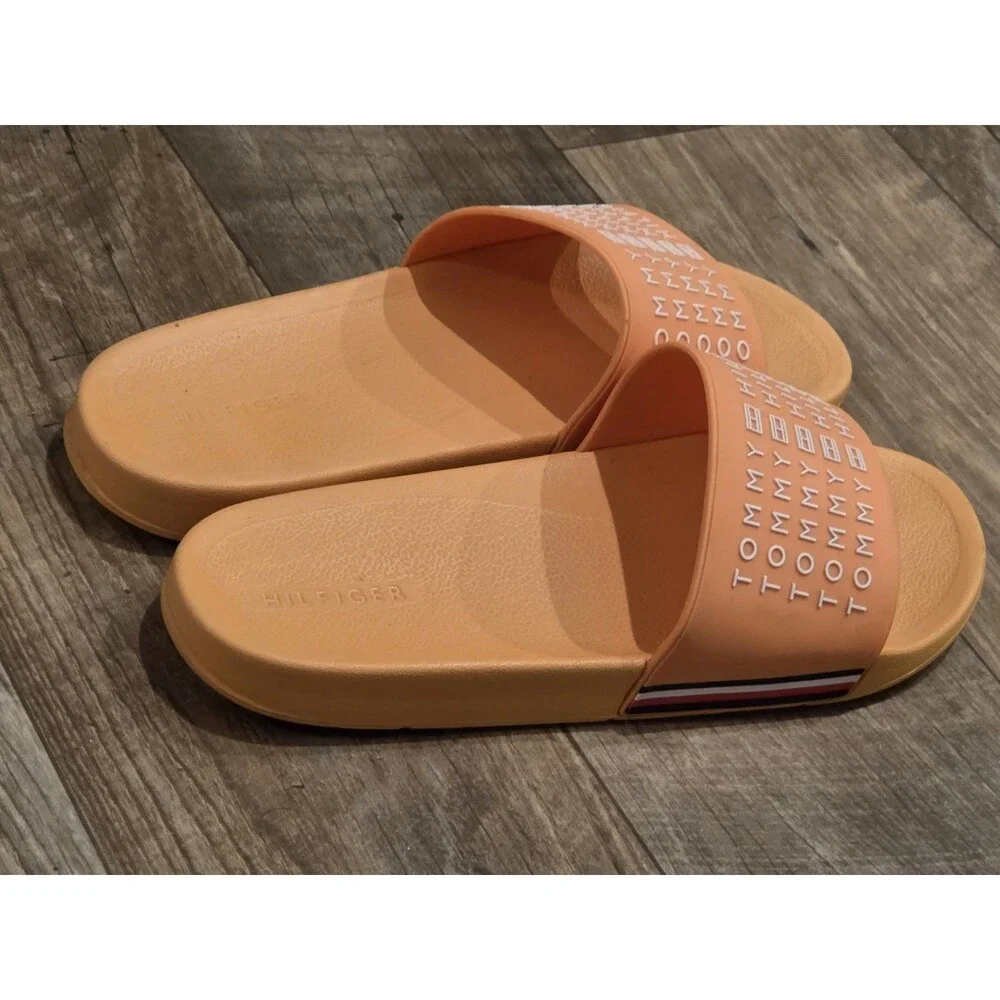 Tommy Hilfiger Esco-C slide sandals featuring a high relief logo strap -Size 10M